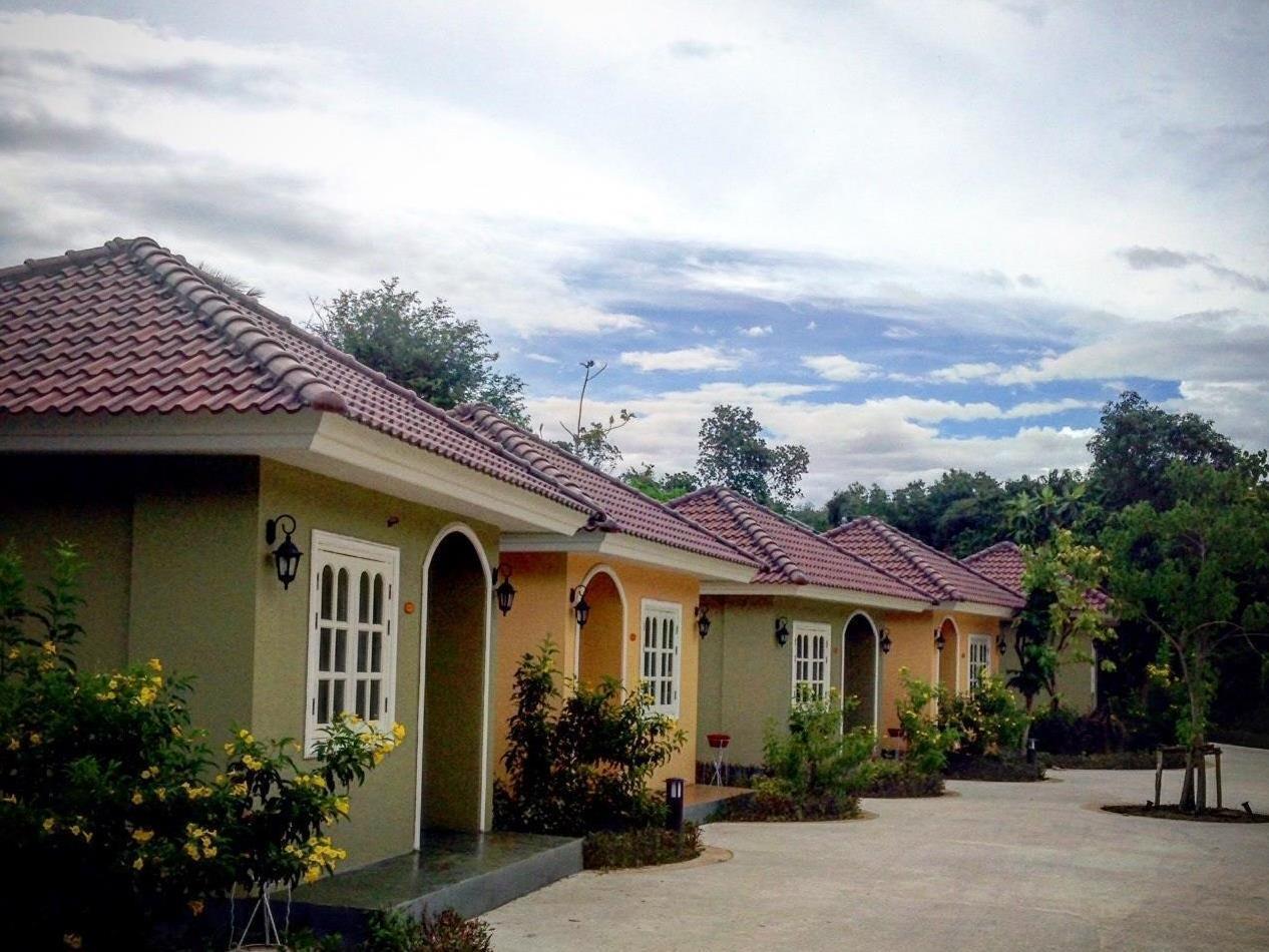 Wangpla Villa Resort Nakhon Sawan Esterno foto