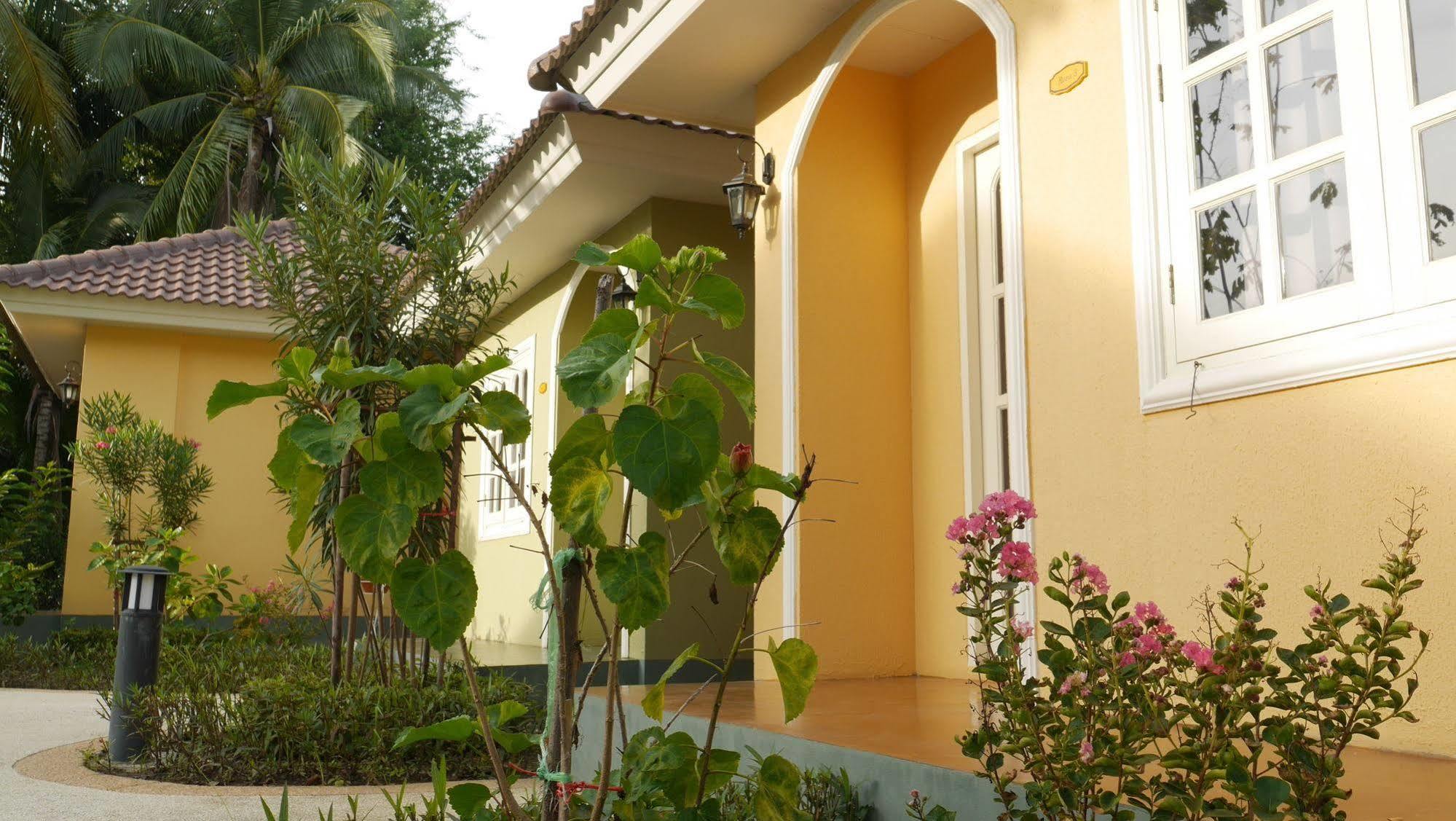 Wangpla Villa Resort Nakhon Sawan Esterno foto