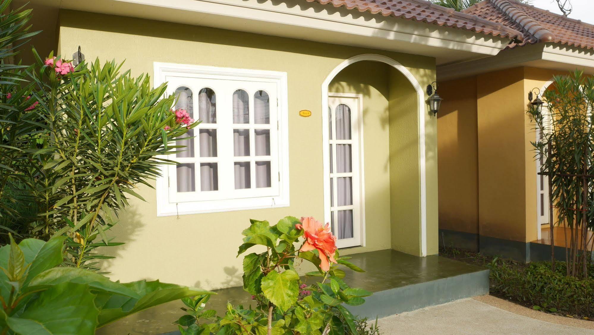 Wangpla Villa Resort Nakhon Sawan Esterno foto