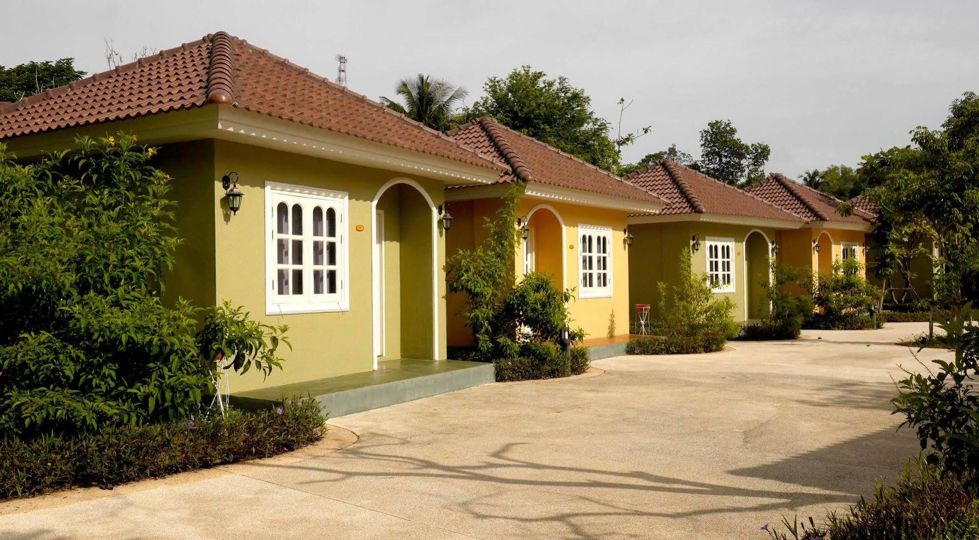 Wangpla Villa Resort Nakhon Sawan Esterno foto