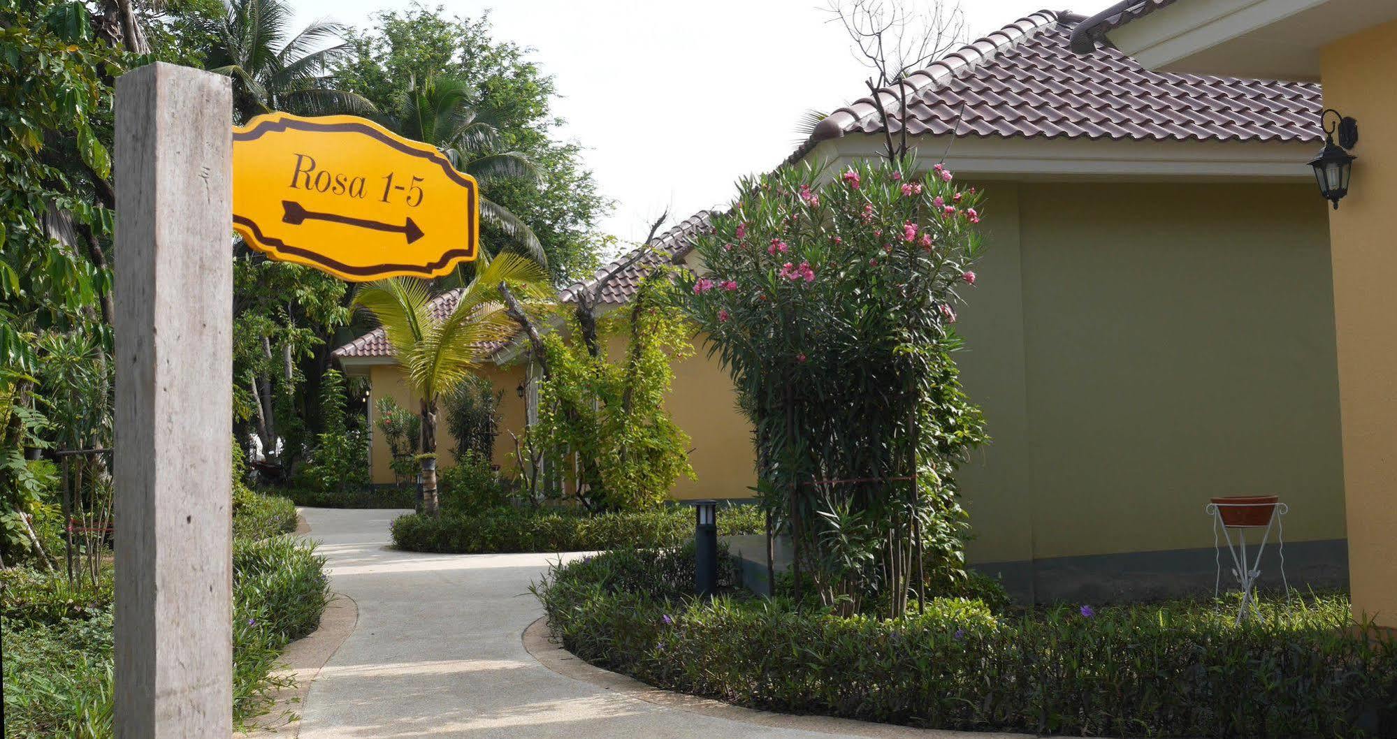 Wangpla Villa Resort Nakhon Sawan Esterno foto