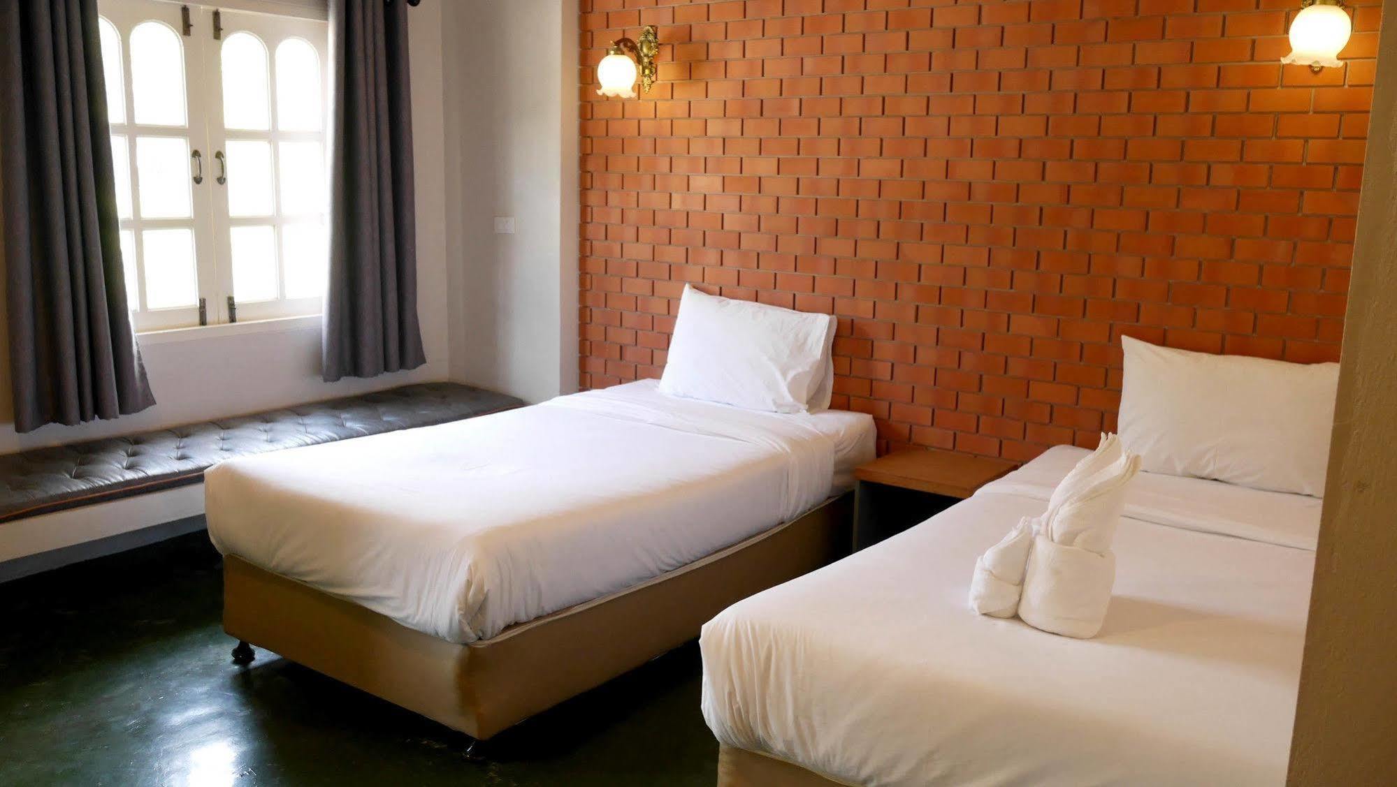 Wangpla Villa Resort Nakhon Sawan Esterno foto