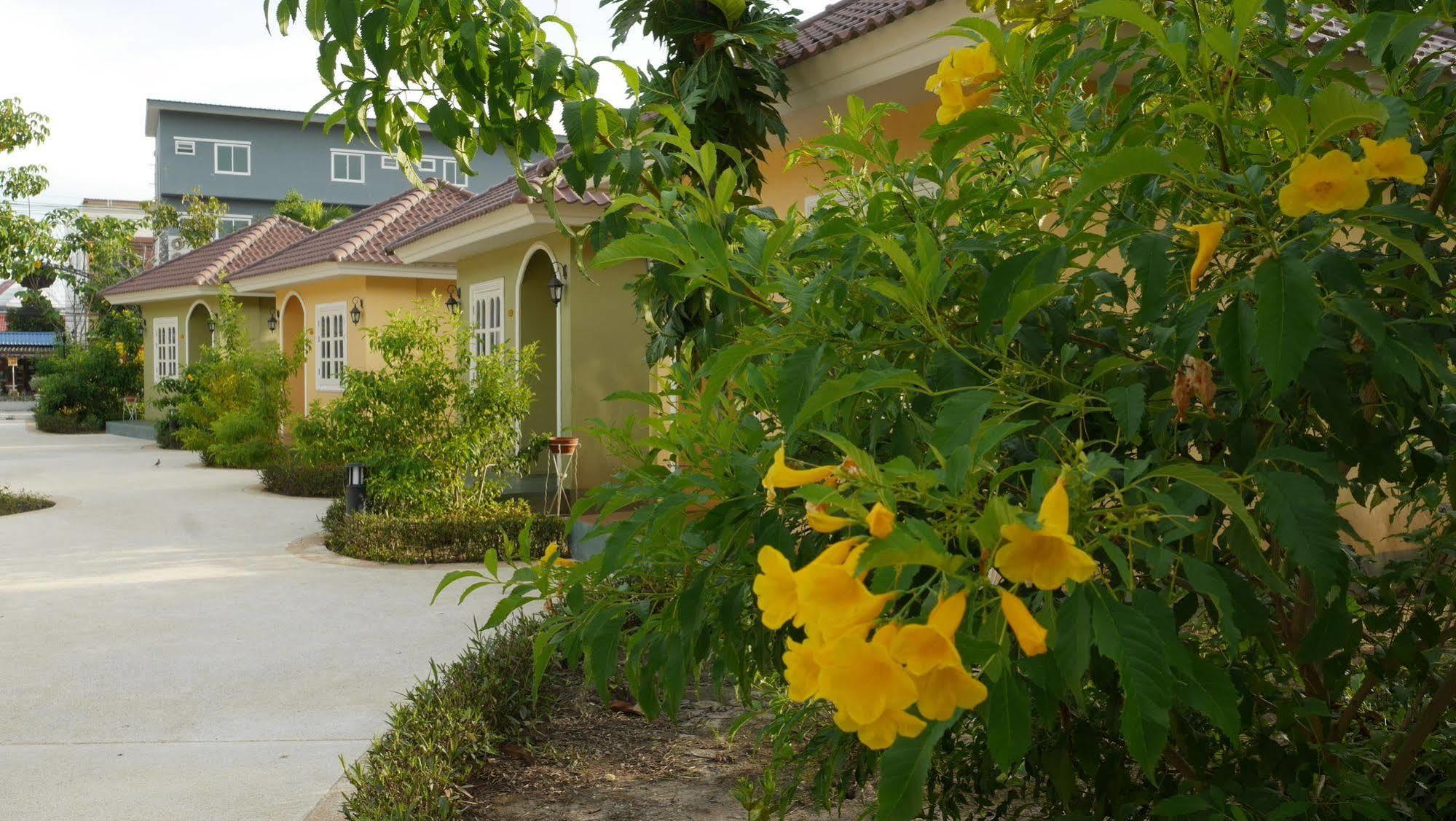 Wangpla Villa Resort Nakhon Sawan Esterno foto