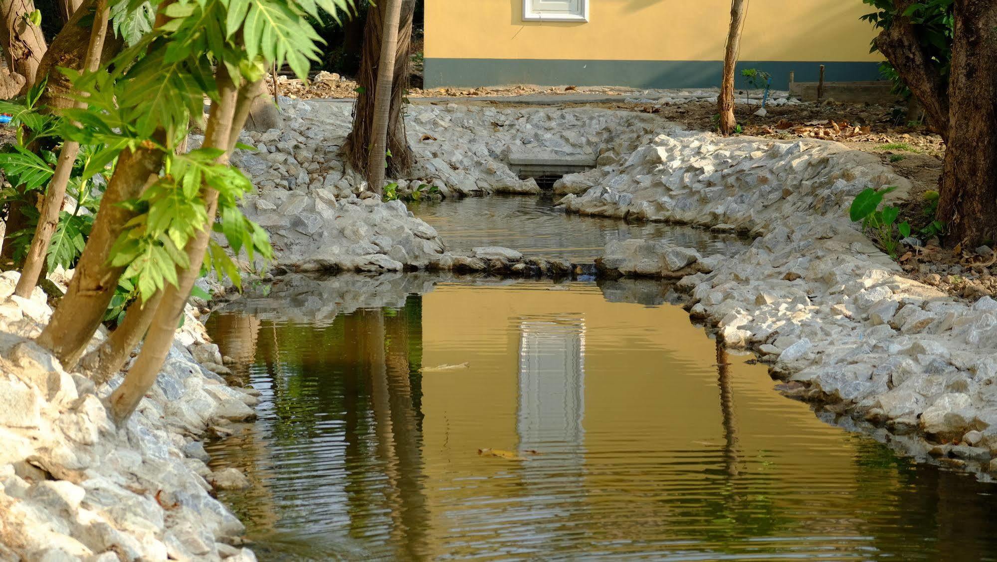 Wangpla Villa Resort Nakhon Sawan Esterno foto