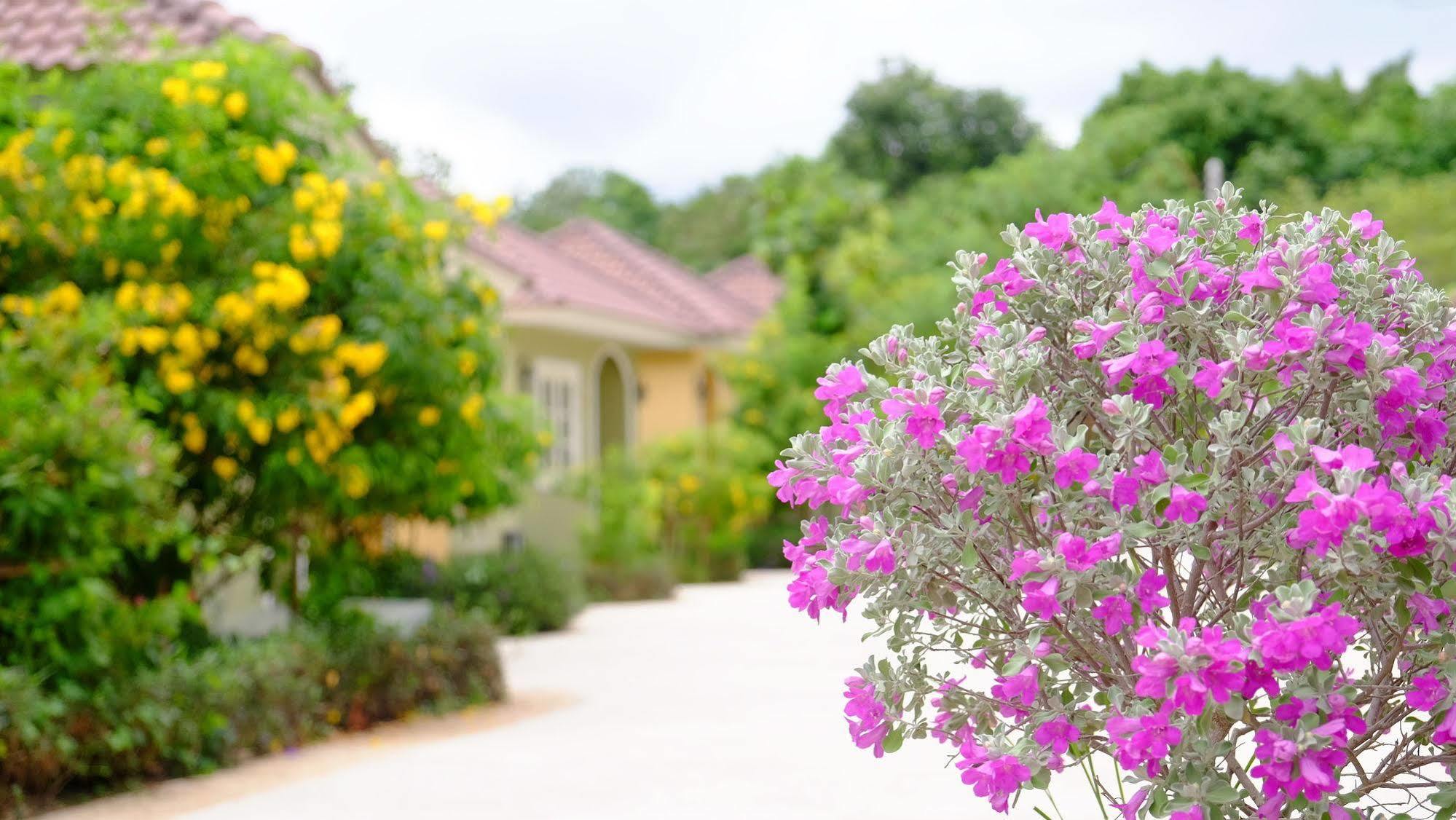 Wangpla Villa Resort Nakhon Sawan Esterno foto