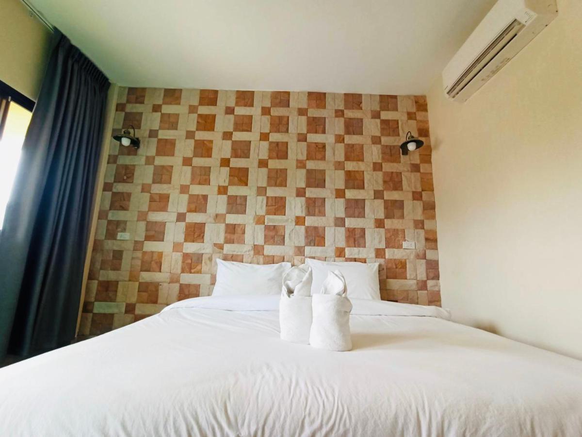 Wangpla Villa Resort Nakhon Sawan Esterno foto